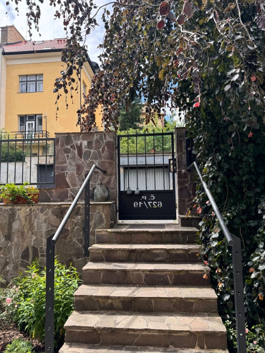 Prenájom bytu 2-izbový 42 m², Na Zvoničce, Praha, Praha Prenájom bytu 2-izbový 42 m², Na Zvoničce, Praha, Praha