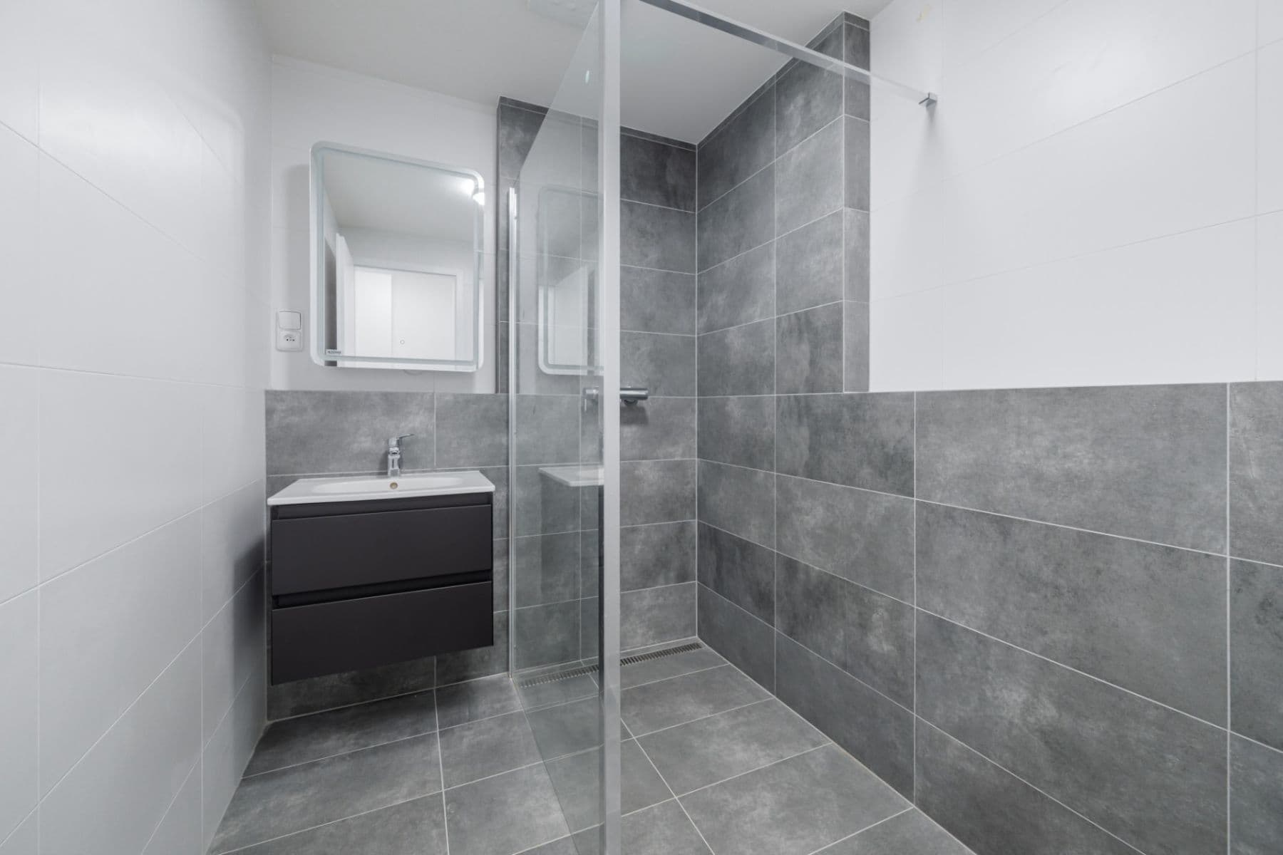 Prenájom bytu 1-izbový 42 m², Nová osada, Jablonec nad Nisou, Liberecký kraj Prenájom bytu 1-izbový 42 m², Nová osada, Jablonec nad Nisou, Liberecký kraj