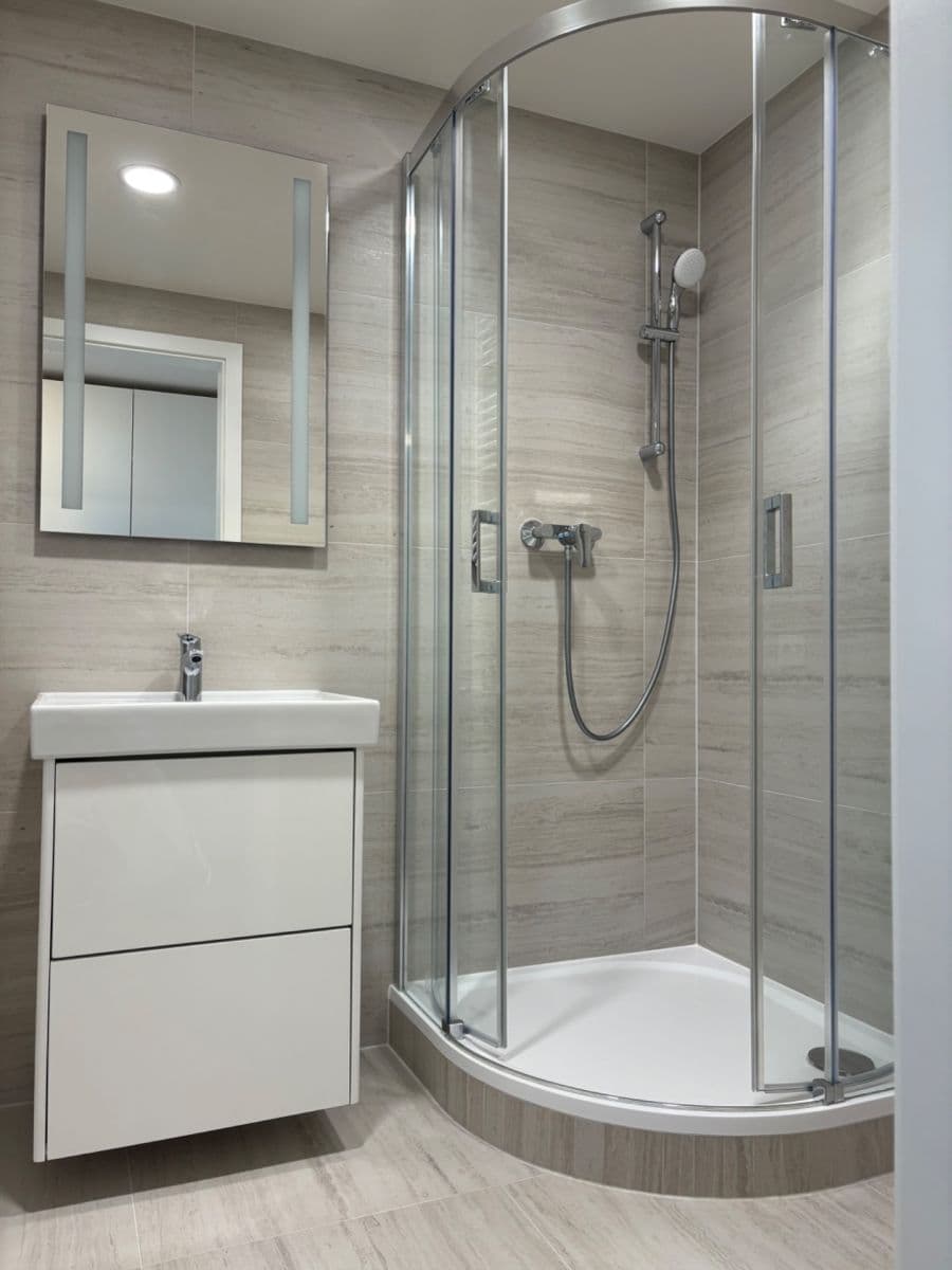 Prenájom bytu 1-izbový 33 m², Poděbradská, Praha, Praha Prenájom bytu 1-izbový 33 m², Poděbradská, Praha, Praha