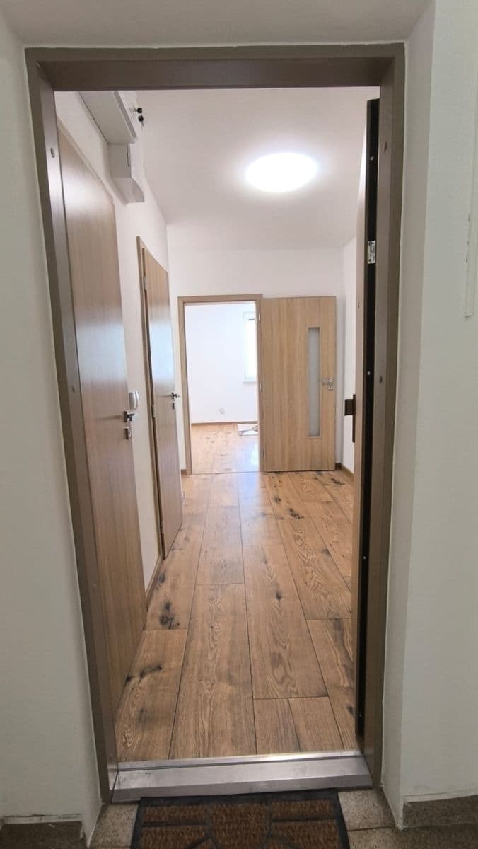 Prenájom bytu 3-izbový 57 m², Volgogradská, Ostrava, Moravskoslezský kraj Prenájom bytu 3-izbový 57 m², Volgogradská, Ostrava, Moravskoslezský kraj