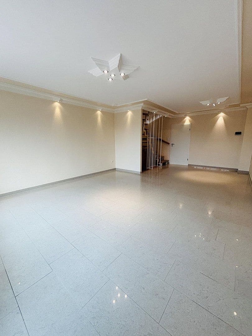 Predaj domu 121 m², pozemek 324 m², Sandstrasse 62, Frechen, Severné Porýnie - Westfálsko Predaj domu 121 m², pozemek 324 m², Sandstrasse 62, Frechen, Severné Porýnie - Westfálsko