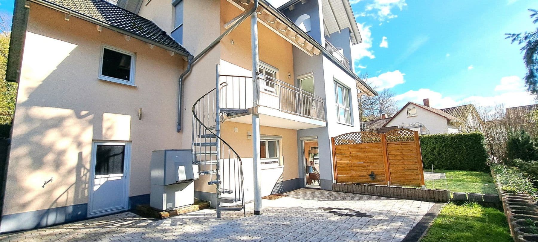 Predaj domu 345 m², pozemek 584 m², Kaiserslautern-Erlenbach, Porýnie-Falcko Predaj domu 345 m², pozemek 584 m², Kaiserslautern-Erlenbach, Porýnie-Falcko
