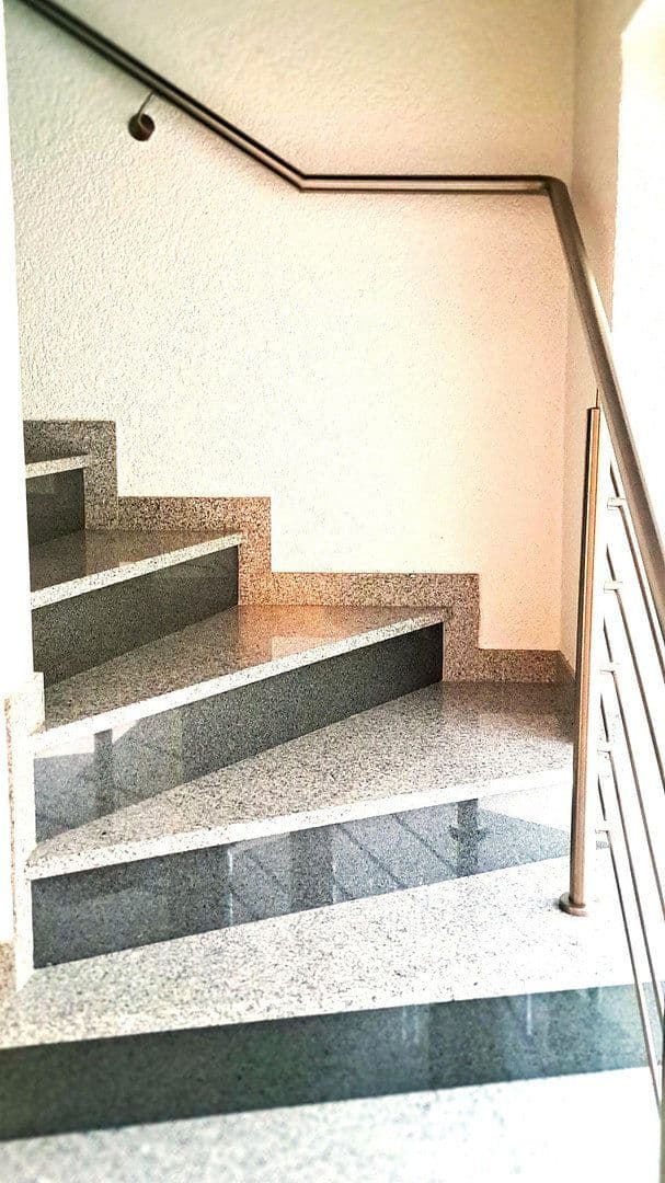 Predaj domu 345 m², pozemek 584 m², Kaiserslautern-Erlenbach, Porýnie-Falcko Predaj domu 345 m², pozemek 584 m², Kaiserslautern-Erlenbach, Porýnie-Falcko