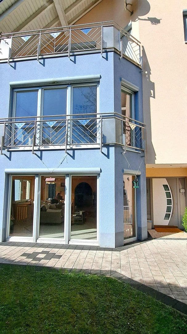Predaj domu 345 m², pozemek 584 m², Kaiserslautern-Erlenbach, Porýnie-Falcko Predaj domu 345 m², pozemek 584 m², Kaiserslautern-Erlenbach, Porýnie-Falcko