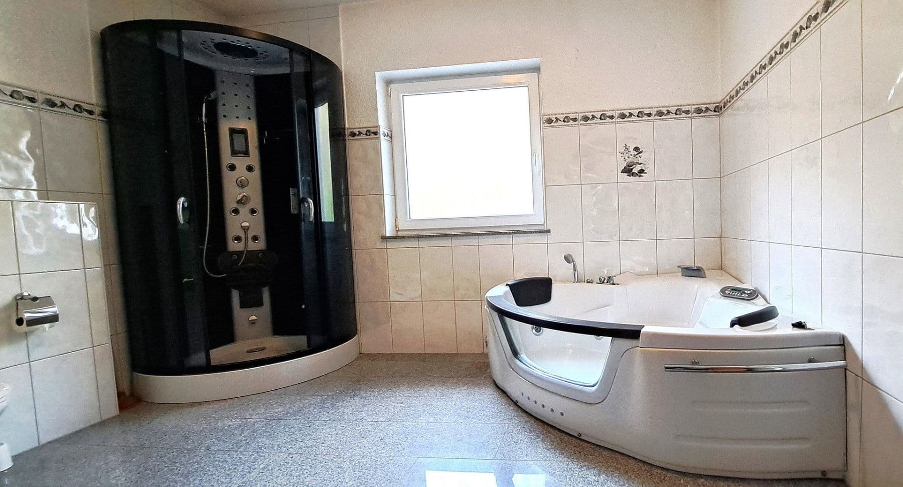 Predaj domu 345 m², pozemek 584 m², Kaiserslautern-Erlenbach, Porýnie-Falcko Predaj domu 345 m², pozemek 584 m², Kaiserslautern-Erlenbach, Porýnie-Falcko