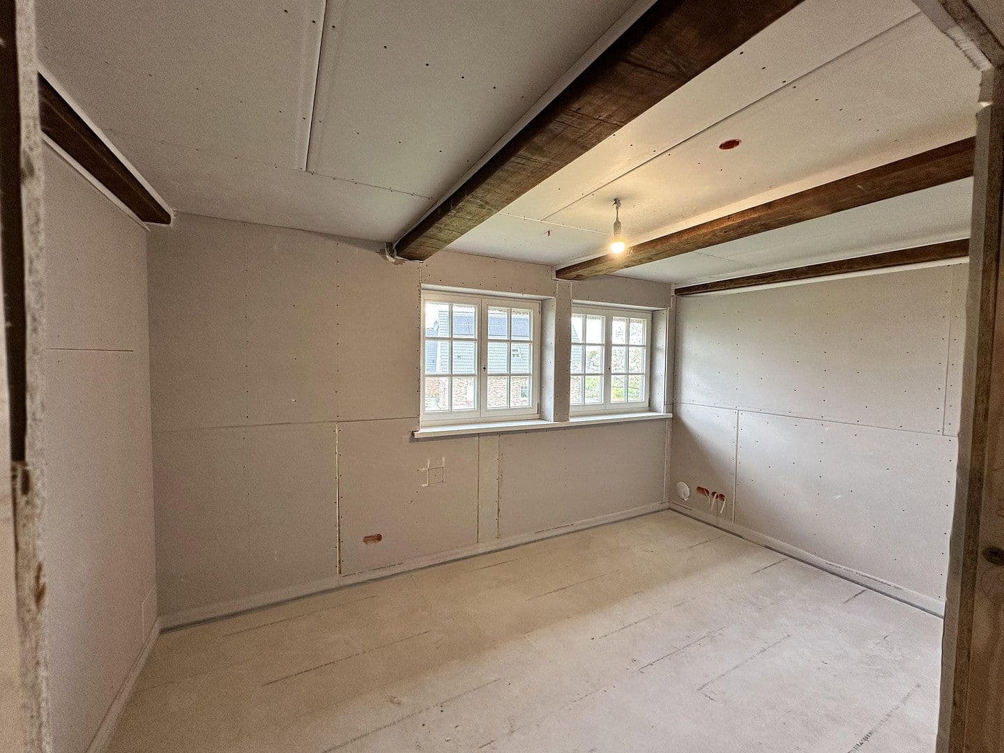 Prenájom bytu 4-izbový 132 m², Hamburg, Hamburg Prenájom bytu 4-izbový 132 m², Hamburg, Hamburg