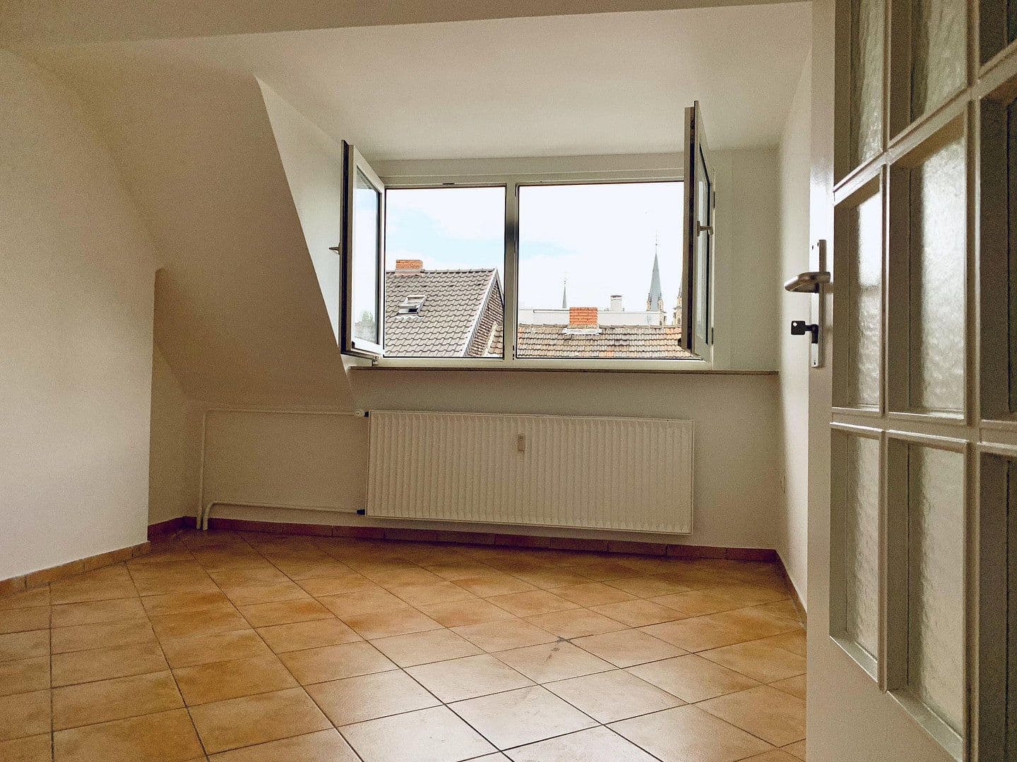 Prenájom bytu 2-izbový 60 m², Friedrichstraße22, Bonn, Severné Porýnie - Westfálsko Prenájom bytu 2-izbový 60 m², Friedrichstraße22, Bonn, Severné Porýnie - Westfálsko