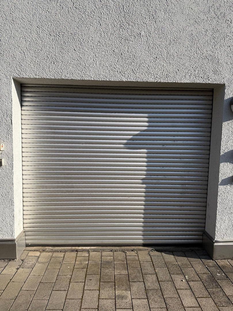 Predaj garáže, Krummenackerstr. 123, Esslingen am Neckar, Bádensko-Wurttembersko Predaj garáže, Krummenackerstr. 123, Esslingen am Neckar, Bádensko-Wurttembersko