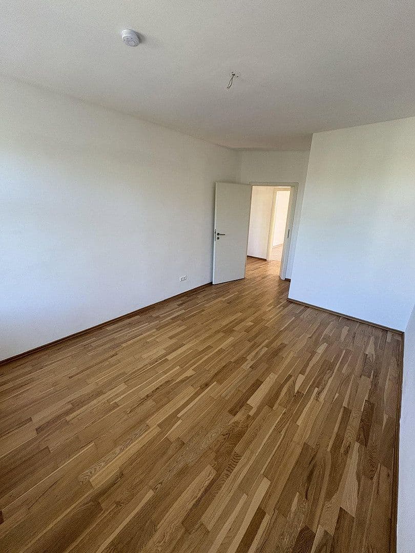 Prenájom bytu 2-izbový 58 m², Engelsdorfer Straße, Leipzig, Sasko Prenájom bytu 2-izbový 58 m², Engelsdorfer Straße, Leipzig, Sasko