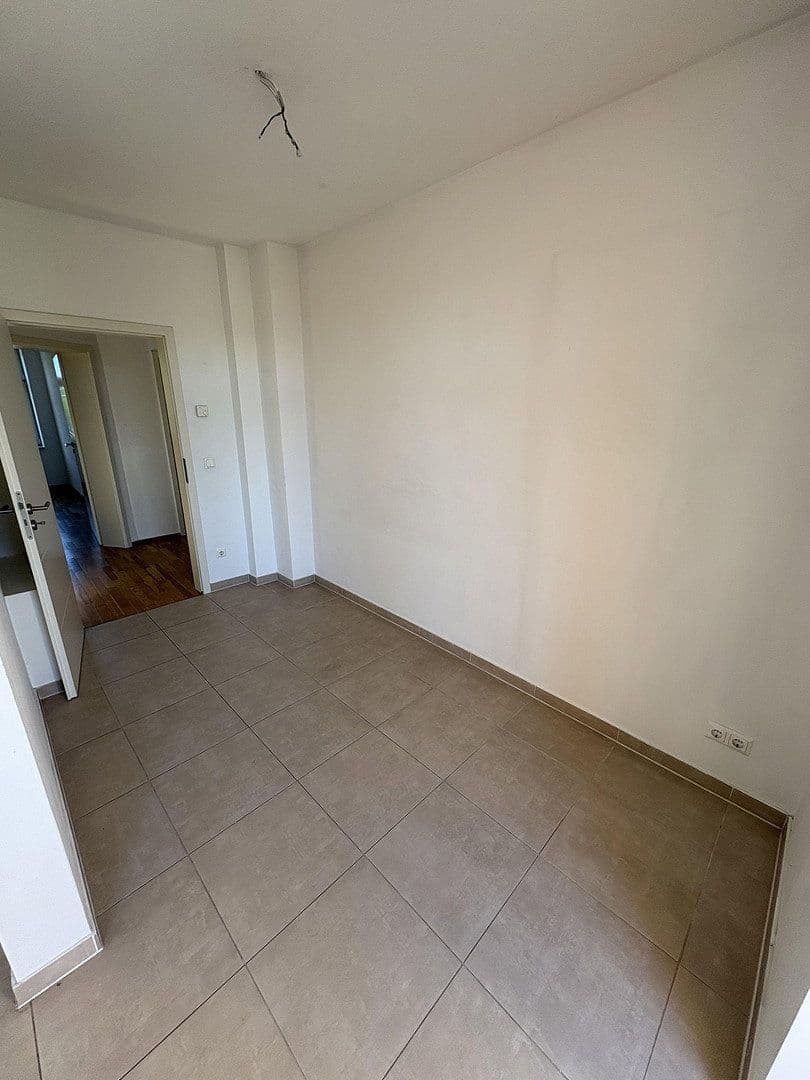 Prenájom bytu 2-izbový 58 m², Engelsdorfer Straße, Leipzig, Sasko Prenájom bytu 2-izbový 58 m², Engelsdorfer Straße, Leipzig, Sasko
