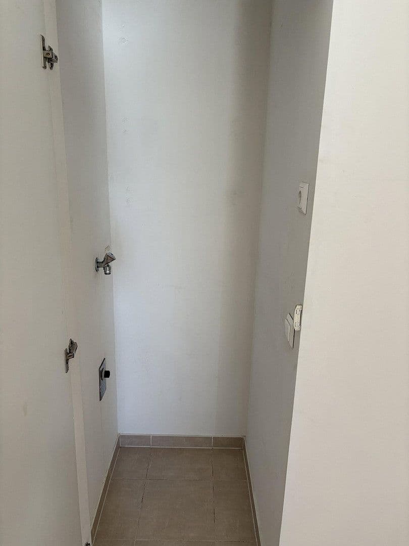 Prenájom bytu 2-izbový 58 m², Engelsdorfer Straße, Leipzig, Sasko Prenájom bytu 2-izbový 58 m², Engelsdorfer Straße, Leipzig, Sasko