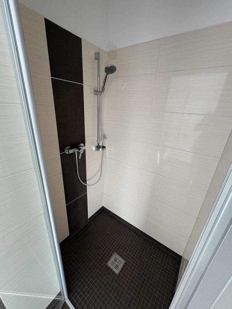 Prenájom bytu 2-izbový 58 m², Engelsdorfer Straße, Leipzig, Sasko Prenájom bytu 2-izbový 58 m², Engelsdorfer Straße, Leipzig, Sasko