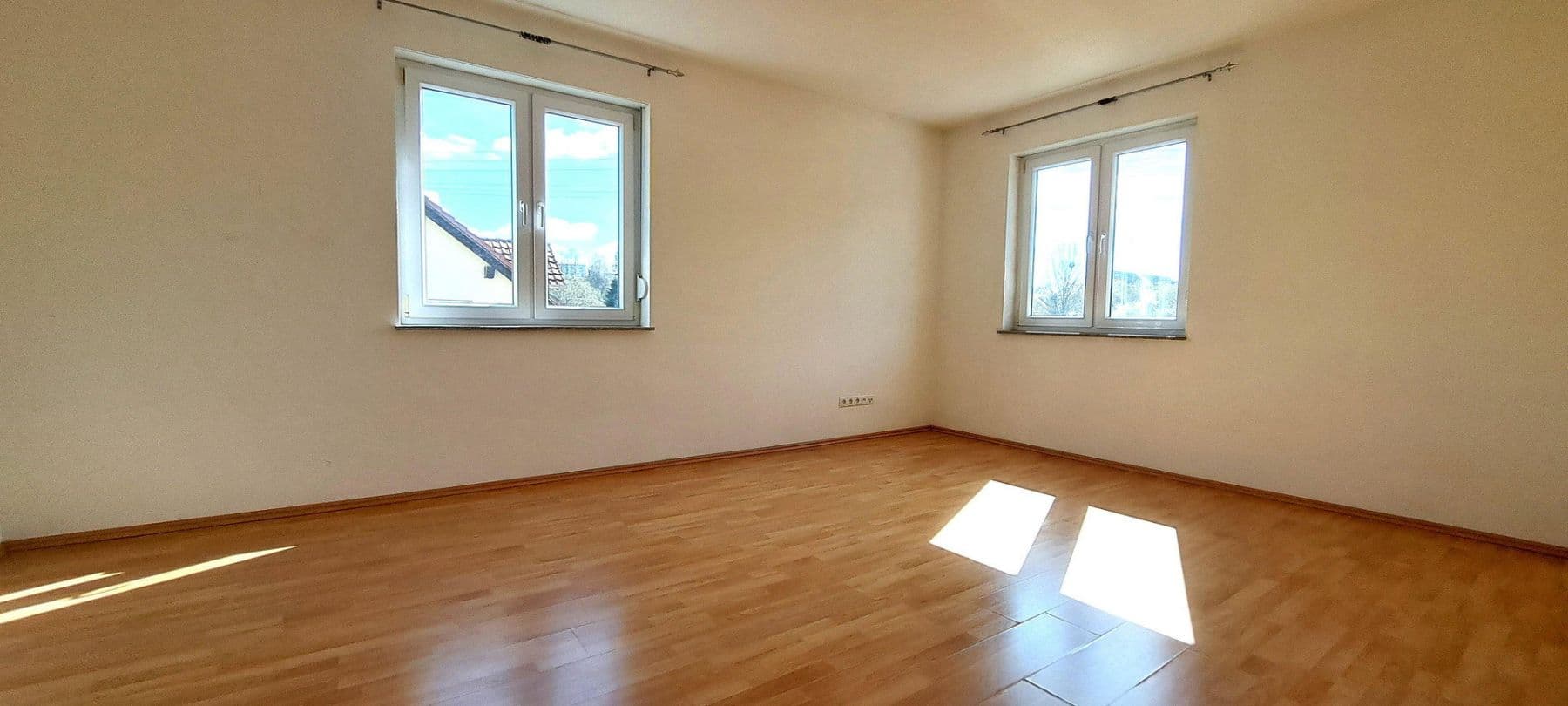 Predaj domu 208 m², pozemek 363 m², In den Langen Ruthen 6, Kaiserslautern, Porýnie-Falcko Predaj domu 208 m², pozemek 363 m², In den Langen Ruthen 6, Kaiserslautern, Porýnie-Falcko