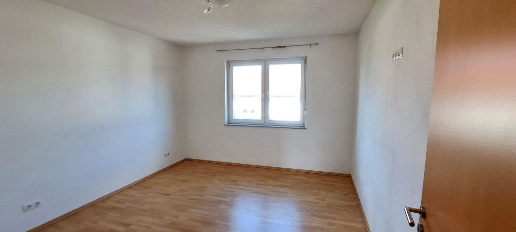Predaj domu 208 m², pozemek 363 m², In den Langen Ruthen 6, Kaiserslautern, Porýnie-Falcko Predaj domu 208 m², pozemek 363 m², In den Langen Ruthen 6, Kaiserslautern, Porýnie-Falcko