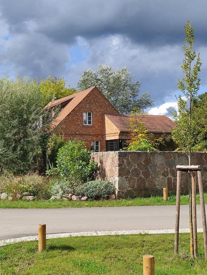 Predaj domu 180 m², pozemek 4.300 m², Großwoltersdorf, Brandenbursko Predaj domu 180 m², pozemek 4.300 m², Großwoltersdorf, Brandenbursko