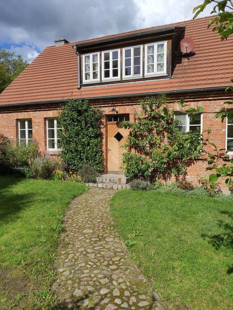 Predaj domu 180 m², pozemek 4.300 m², Großwoltersdorf, Brandenbursko Predaj domu 180 m², pozemek 4.300 m², Großwoltersdorf, Brandenbursko