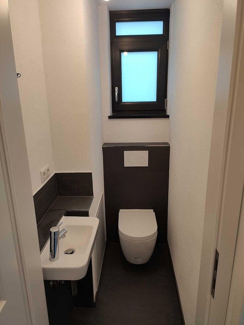 Prenájom domu 145 m², pozemek 350 m², Schopenhauerstr. 2A, Neubiberg, Bavorsko Prenájom domu 145 m², pozemek 350 m², Schopenhauerstr. 2A, Neubiberg, Bavorsko