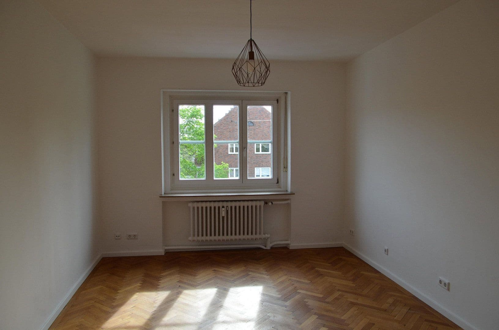 Prenájom bytu 3-izbový 101 m², Allersberger Straße 165, Nürnberg, Bavorsko Prenájom bytu 3-izbový 101 m², Allersberger Straße 165, Nürnberg, Bavorsko