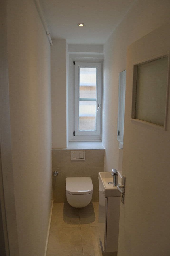 Prenájom bytu 3-izbový 101 m², Allersberger Straße 165, Nürnberg, Bavorsko Prenájom bytu 3-izbový 101 m², Allersberger Straße 165, Nürnberg, Bavorsko