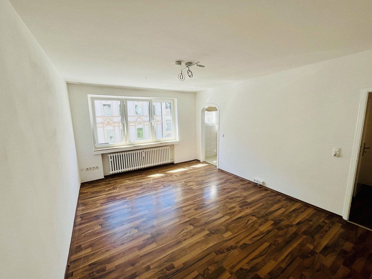 Predaj bytu 1-izbový 33 m², Köln, Severné Porýnie - Westfálsko Predaj bytu 1-izbový 33 m², Köln, Severné Porýnie - Westfálsko