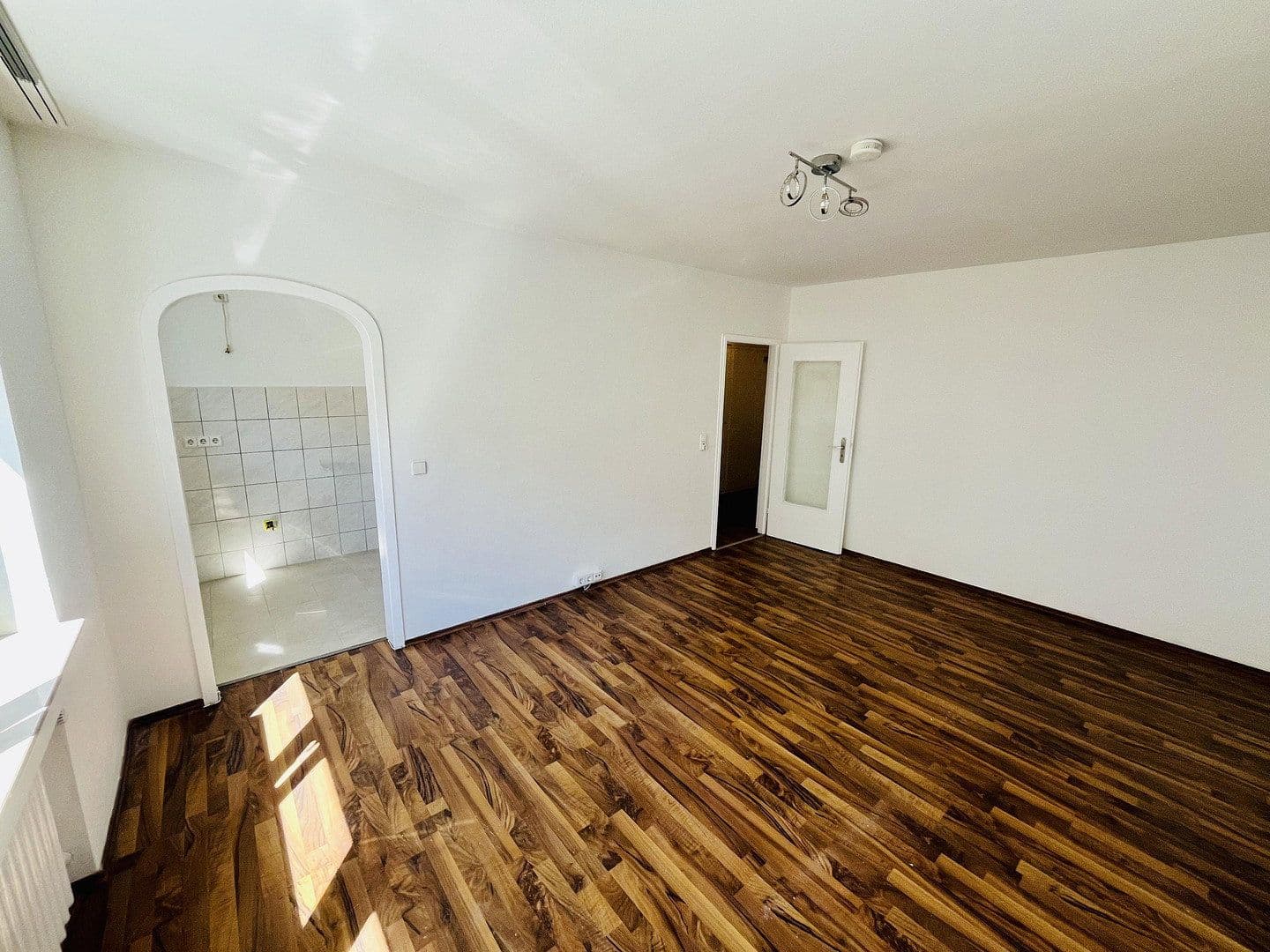 Predaj bytu 1-izbový 33 m², Köln, Severné Porýnie - Westfálsko Predaj bytu 1-izbový 33 m², Köln, Severné Porýnie - Westfálsko
