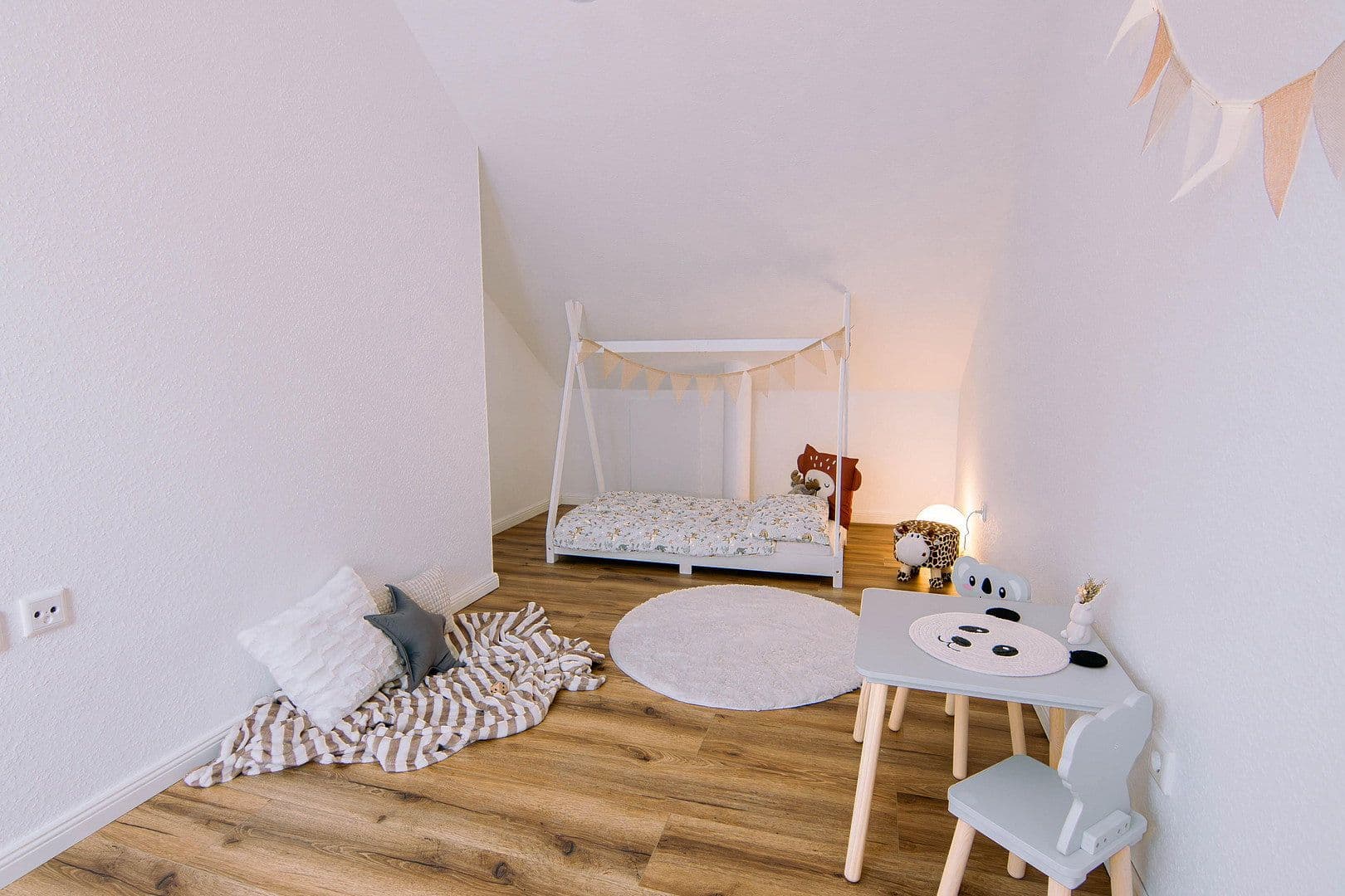 Predaj bytu 4-izbový 87 m², Bremen, Brémy Predaj bytu 4-izbový 87 m², Bremen, Brémy