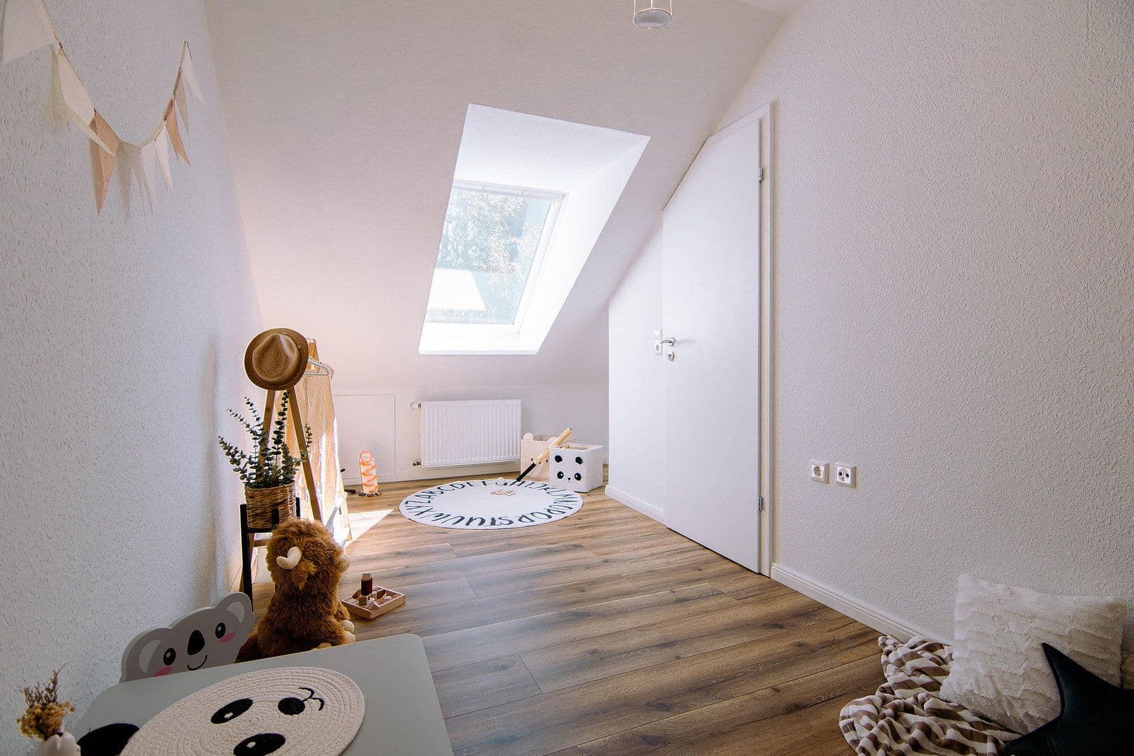 Predaj bytu 4-izbový 87 m², Bremen, Brémy Predaj bytu 4-izbový 87 m², Bremen, Brémy