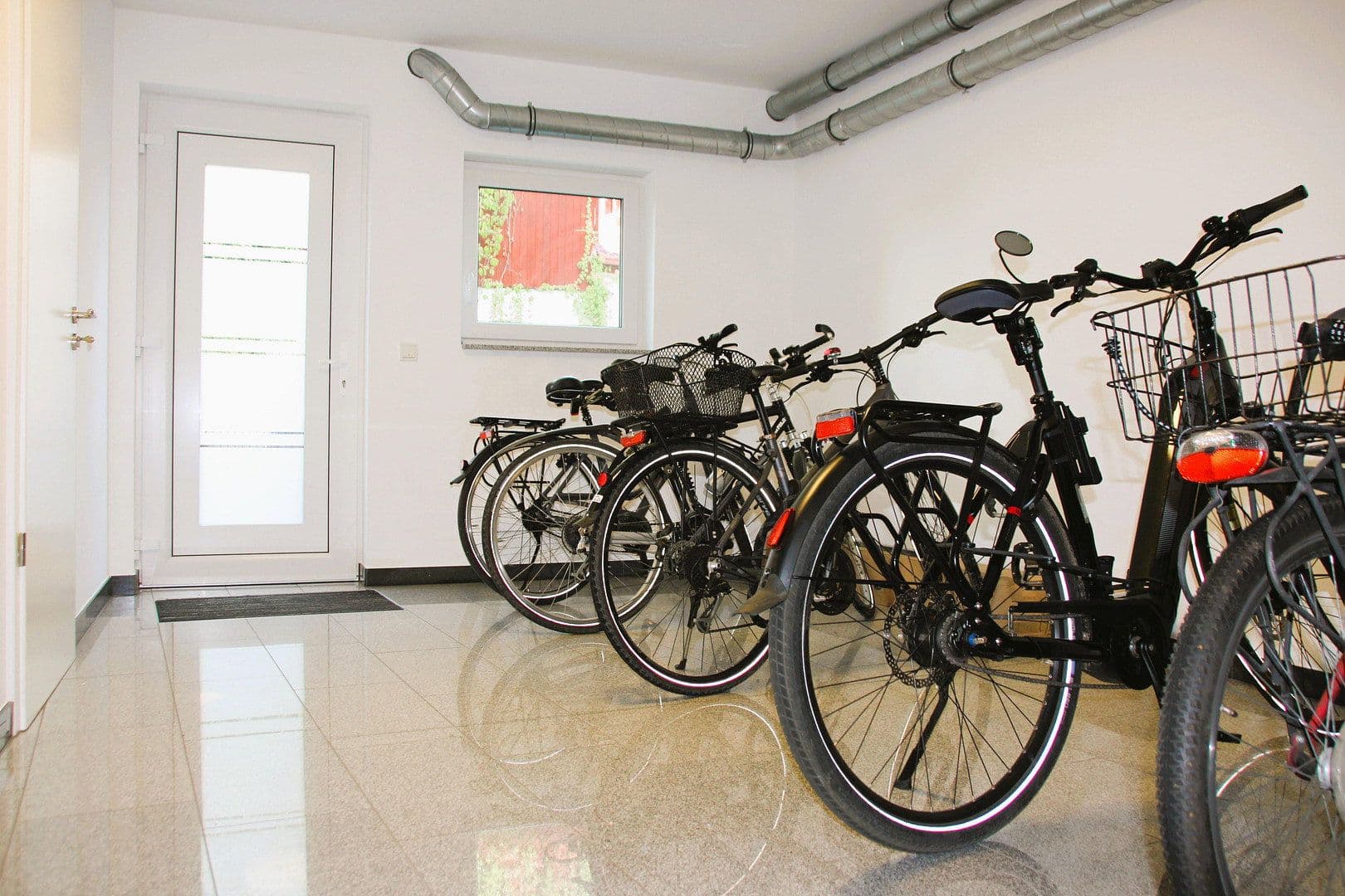 Prenájom bytu 2-izbový 73 m², Siegfeldstr. 1c, Hennef (Sieg), Severné Porýnie - Westfálsko Prenájom bytu 2-izbový 73 m², Siegfeldstr. 1c, Hennef (Sieg), Severné Porýnie - Westfálsko