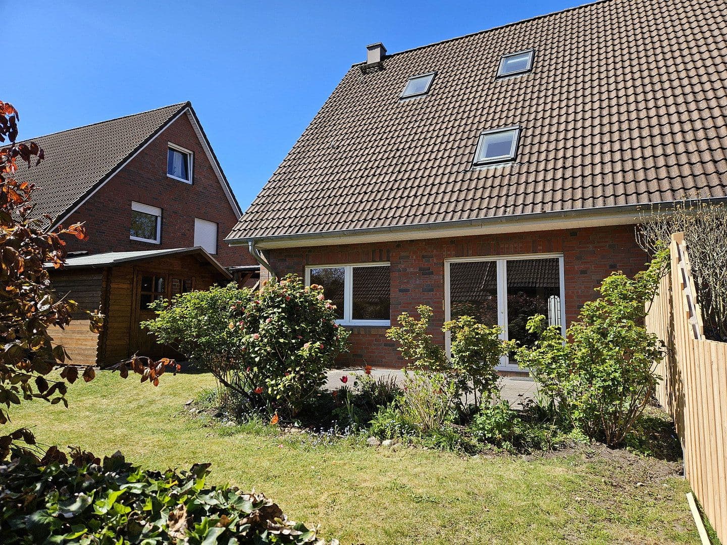 Predaj domu 260 m², pozemek 470 m², Ollerlohstraße 50a, Elmshorn, Šlezvicko-Holštajnsko Predaj domu 260 m², pozemek 470 m², Ollerlohstraße 50a, Elmshorn, Šlezvicko-Holštajnsko