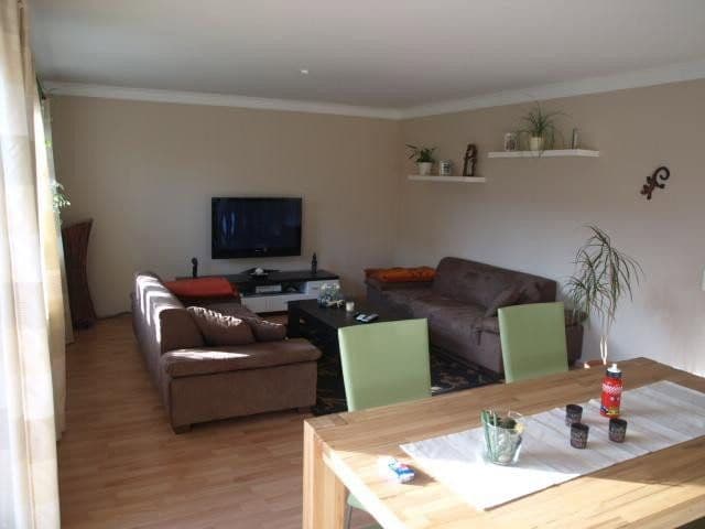 Predaj domu 260 m², pozemek 470 m², Ollerlohstraße 50a, Elmshorn, Šlezvicko-Holštajnsko Predaj domu 260 m², pozemek 470 m², Ollerlohstraße 50a, Elmshorn, Šlezvicko-Holštajnsko