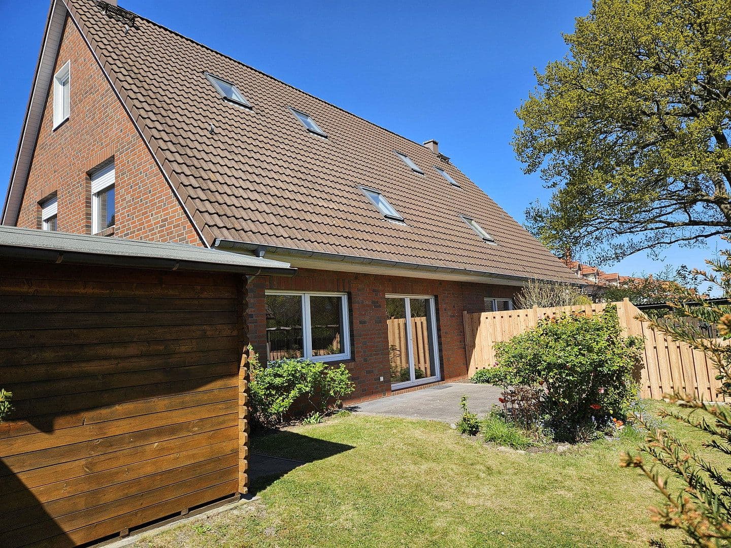 Predaj domu 260 m², pozemek 470 m², Ollerlohstraße 50a, Elmshorn, Šlezvicko-Holštajnsko Predaj domu 260 m², pozemek 470 m², Ollerlohstraße 50a, Elmshorn, Šlezvicko-Holštajnsko