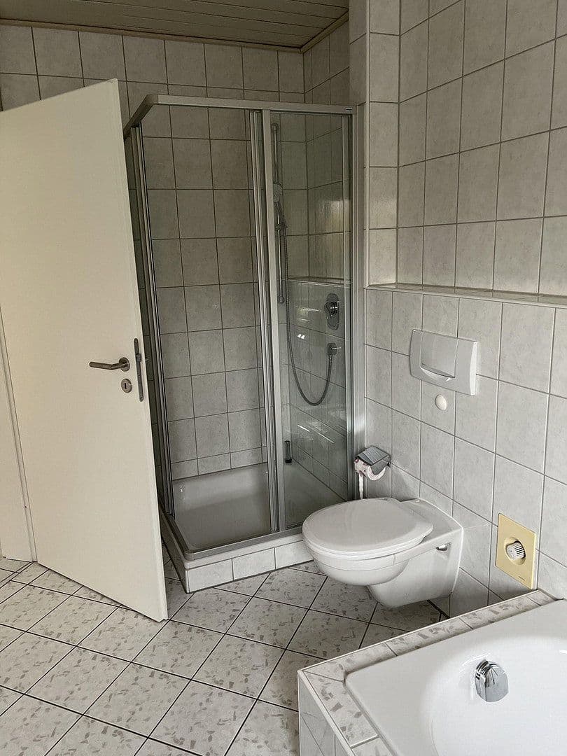 Predaj domu 203 m², pozemek 357 m², Beratzhausen, Bavorsko Predaj domu 203 m², pozemek 357 m², Beratzhausen, Bavorsko