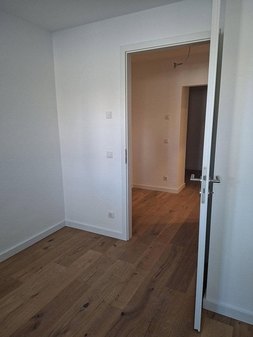 Prenájom bytu 4-izbový 94 m², Budenbergstraße 9, Magdeburg, Sasko-Anhaltsko Prenájom bytu 4-izbový 94 m², Budenbergstraße 9, Magdeburg, Sasko-Anhaltsko