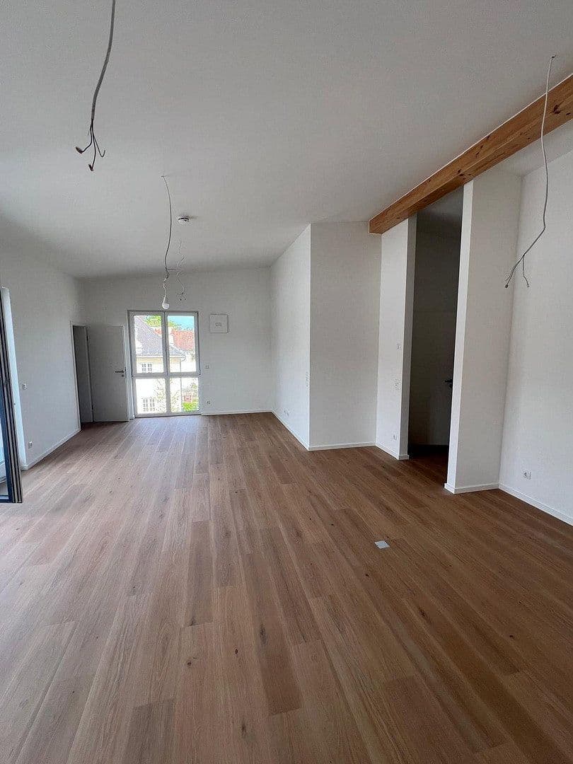 Prenájom bytu 3-izbový 94 m², Dorfstraße 11b, Germering, Bavorsko Prenájom bytu 3-izbový 94 m², Dorfstraße 11b, Germering, Bavorsko