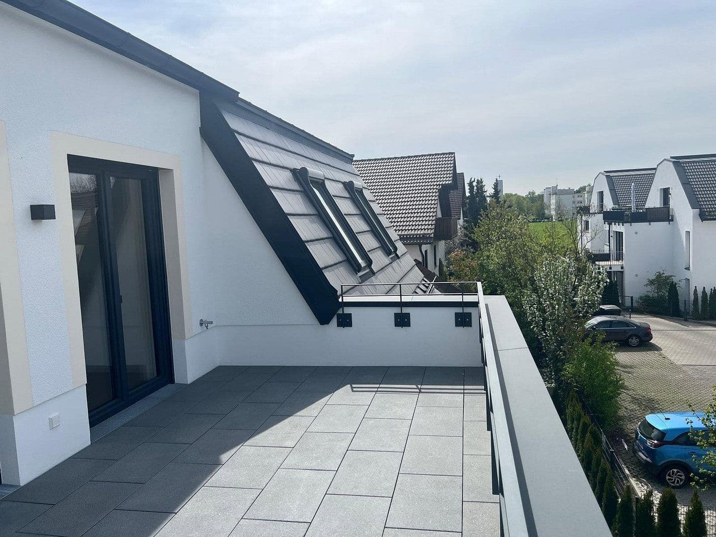 Prenájom bytu 3-izbový 94 m², Dorfstraße 11b, Germering, Bavorsko Prenájom bytu 3-izbový 94 m², Dorfstraße 11b, Germering, Bavorsko