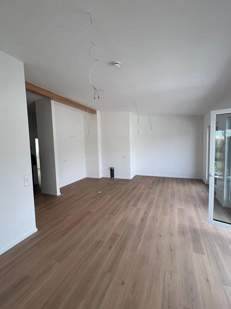 Prenájom bytu 3-izbový 94 m², Dorfstraße 11b, Germering, Bavorsko Prenájom bytu 3-izbový 94 m², Dorfstraße 11b, Germering, Bavorsko