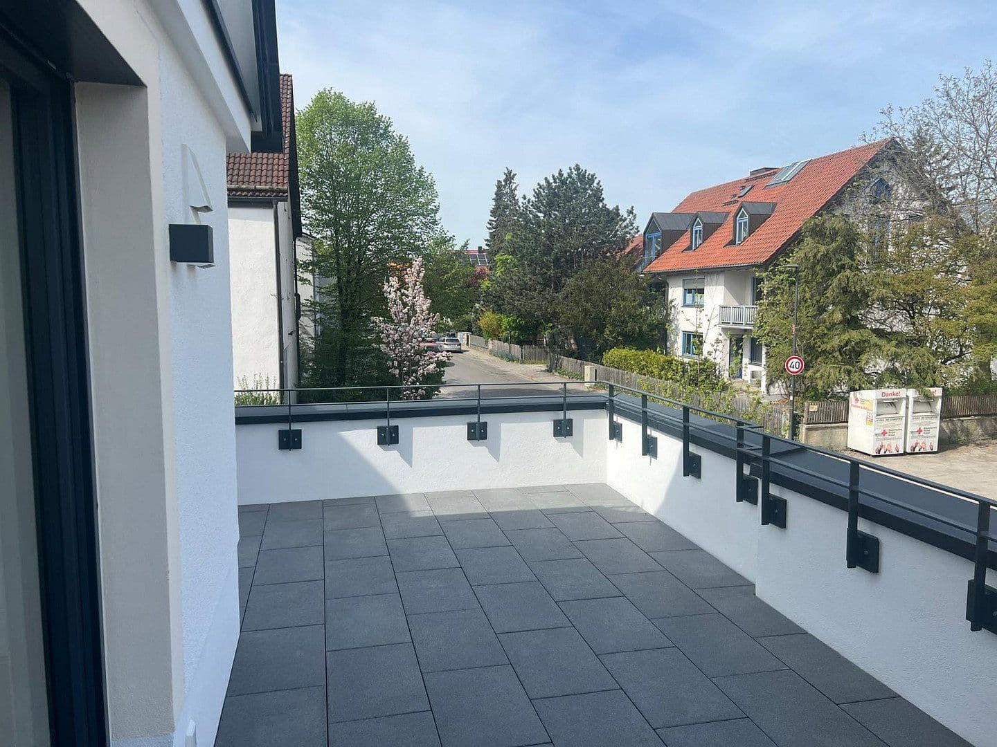 Prenájom bytu 3-izbový 94 m², Dorfstraße 11b, Germering, Bavorsko Prenájom bytu 3-izbový 94 m², Dorfstraße 11b, Germering, Bavorsko