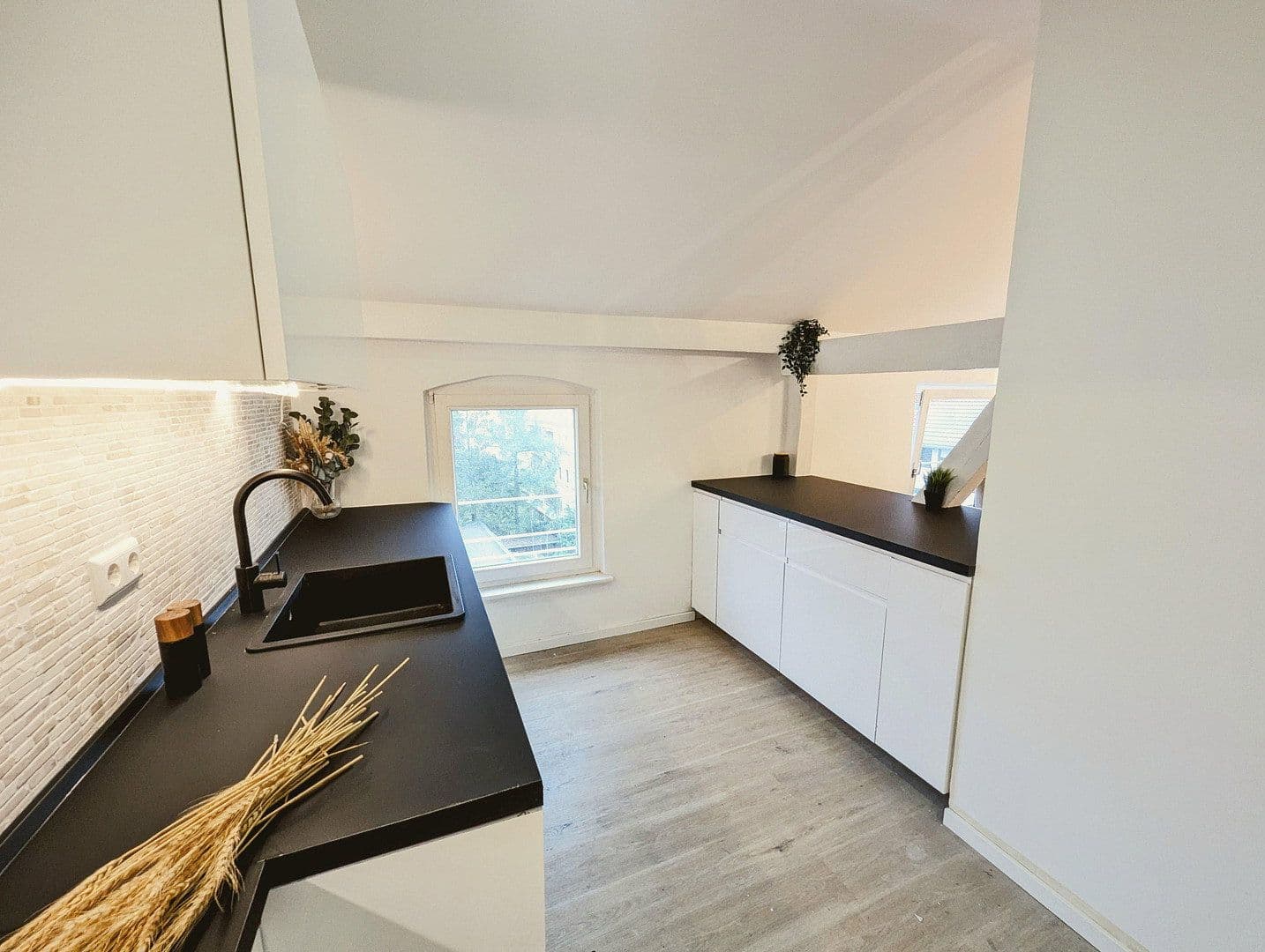 Predaj bytu 2-izbový 67 m², Berlin, Berlín Predaj bytu 2-izbový 67 m², Berlin, Berlín