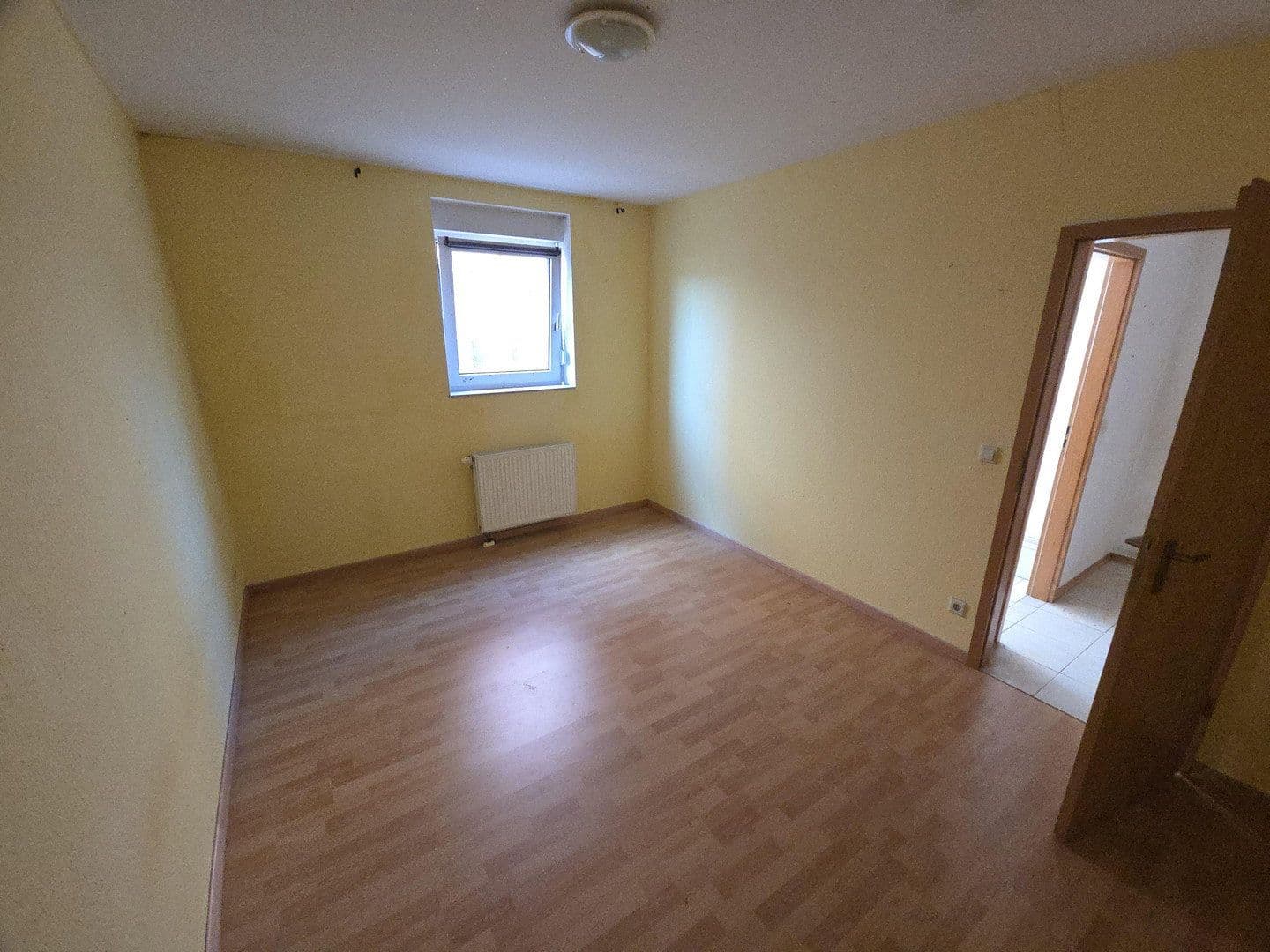 Prenájom bytu 3-izbový 65 m², Edesheim, Porýnie-Falcko Prenájom bytu 3-izbový 65 m², Edesheim, Porýnie-Falcko
