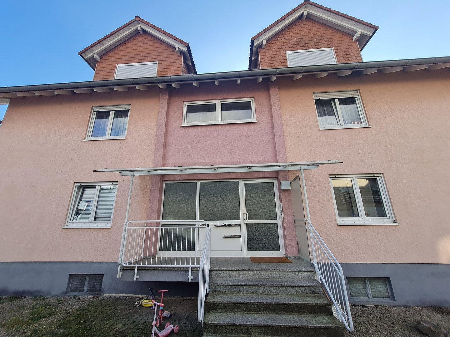 Prenájom bytu 3-izbový 65 m², Edesheim, Porýnie-Falcko Prenájom bytu 3-izbový 65 m², Edesheim, Porýnie-Falcko