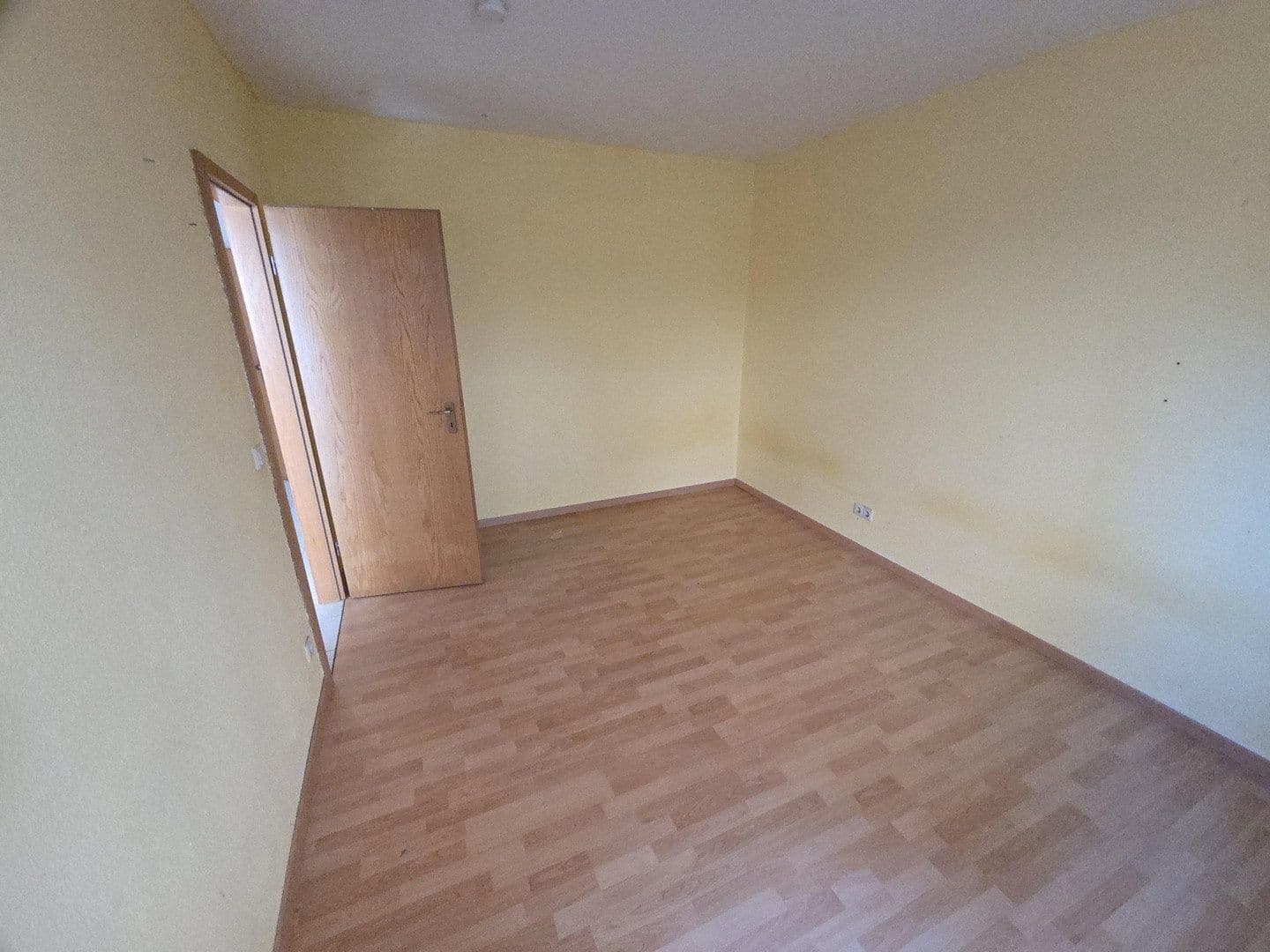 Prenájom bytu 3-izbový 65 m², Edesheim, Porýnie-Falcko Prenájom bytu 3-izbový 65 m², Edesheim, Porýnie-Falcko