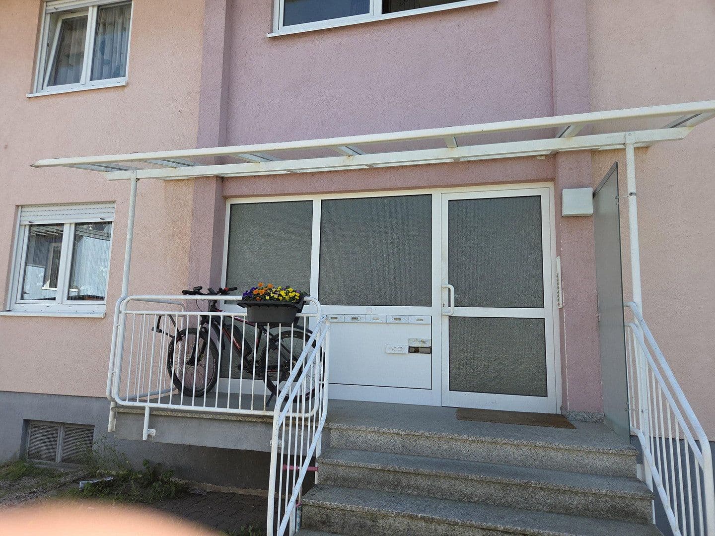 Prenájom bytu 3-izbový 65 m², Edesheim, Porýnie-Falcko Prenájom bytu 3-izbový 65 m², Edesheim, Porýnie-Falcko