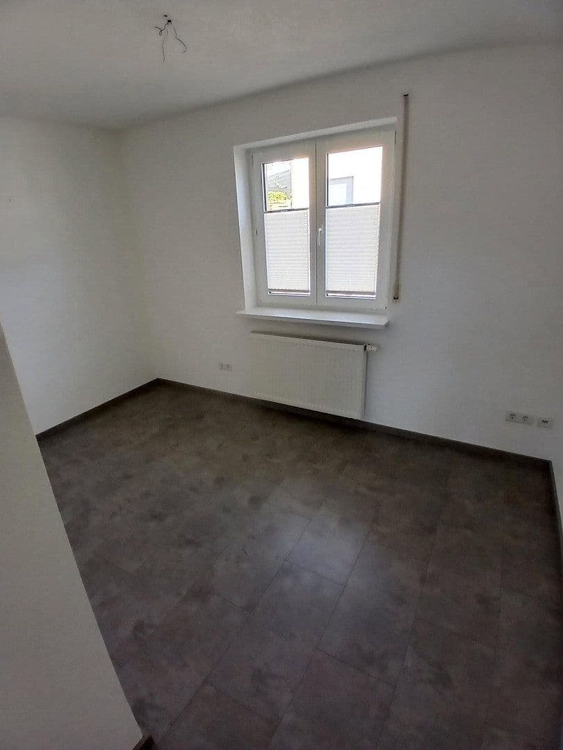 Predaj domu 174 m², pozemek 648 m², Arnstein, Bavorsko Predaj domu 174 m², pozemek 648 m², Arnstein, Bavorsko