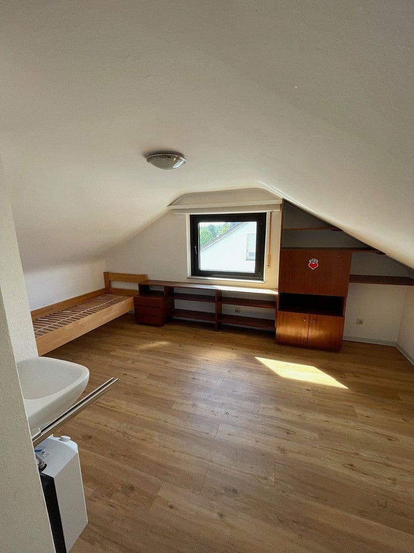Predaj domu 100 m², pozemek 111 m², Kernen im Remstal, Bádensko-Wurttembersko Predaj domu 100 m², pozemek 111 m², Kernen im Remstal, Bádensko-Wurttembersko