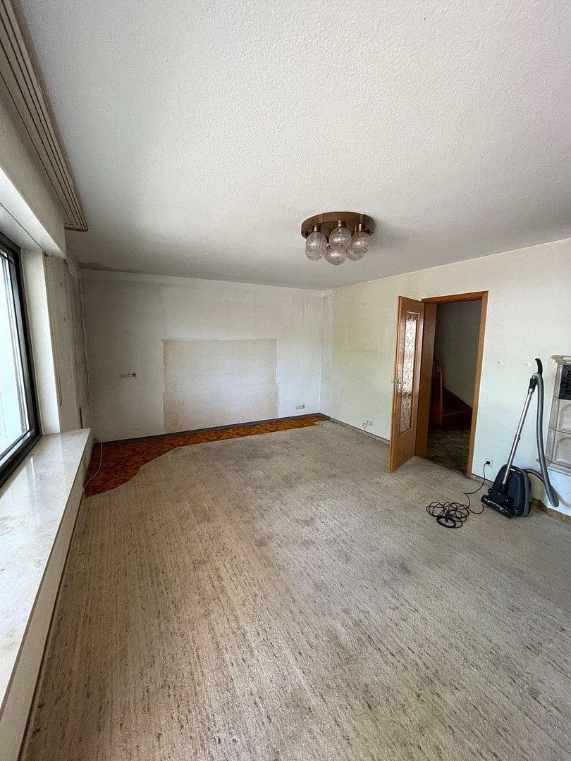 Predaj domu 100 m², pozemek 111 m², Kernen im Remstal, Bádensko-Wurttembersko Predaj domu 100 m², pozemek 111 m², Kernen im Remstal, Bádensko-Wurttembersko