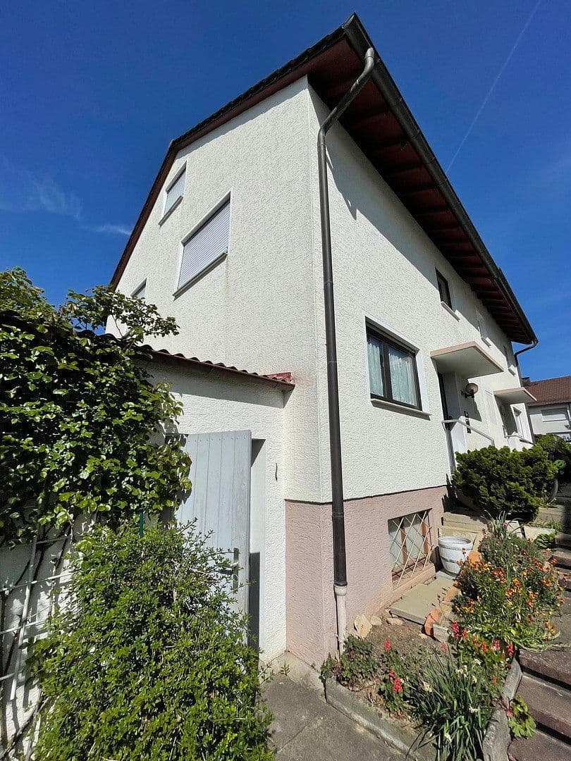 Predaj domu 100 m², pozemek 111 m², Kernen im Remstal, Bádensko-Wurttembersko Predaj domu 100 m², pozemek 111 m², Kernen im Remstal, Bádensko-Wurttembersko