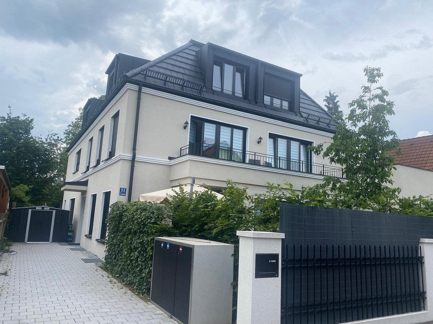 Predaj domu 165 m², pozemek 175 m², München, Bavorsko Predaj domu 165 m², pozemek 175 m², München, Bavorsko
