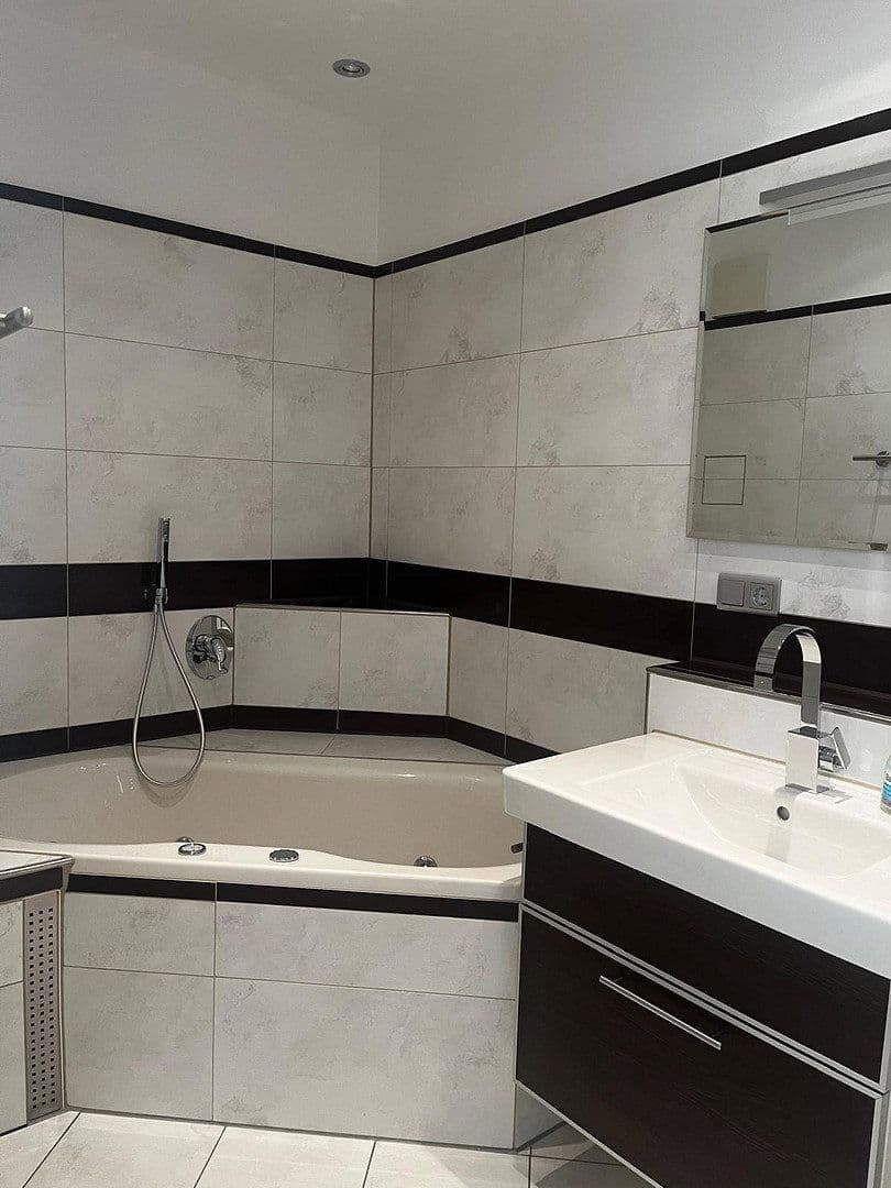 Predaj bytu 3-izbový 94 m², München, Bavorsko Predaj bytu 3-izbový 94 m², München, Bavorsko