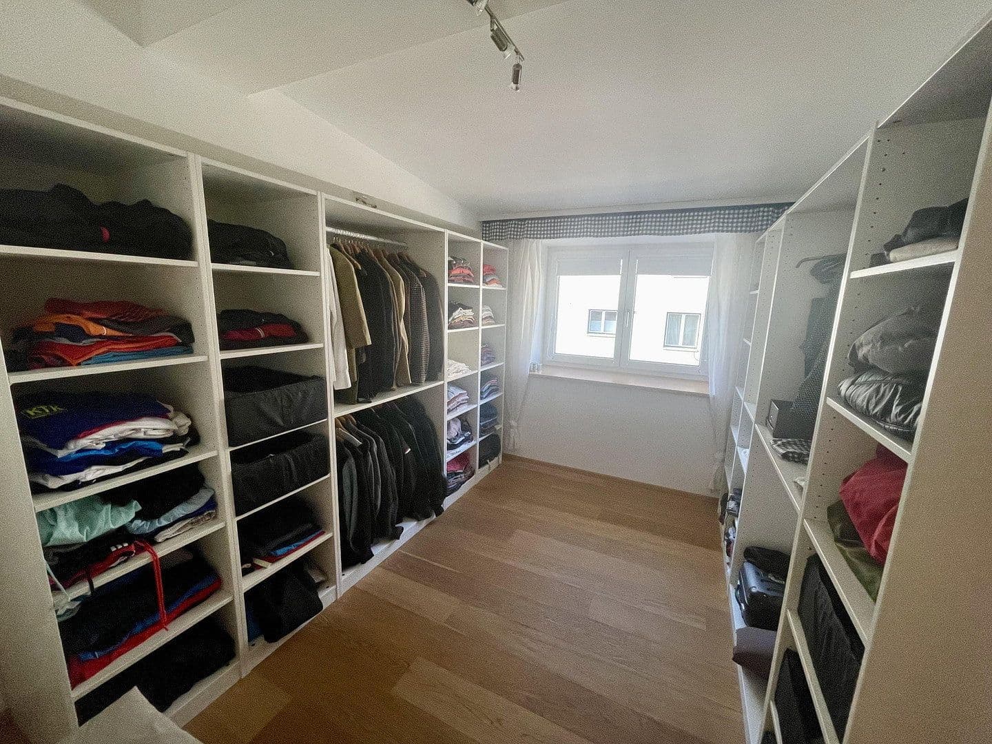 Prenájom bytu 4-izbový 150 m², Kasernstraße 19a, Krems, Dolné Rakúsko Prenájom bytu 4-izbový 150 m², Kasernstraße 19a, Krems, Dolné Rakúsko