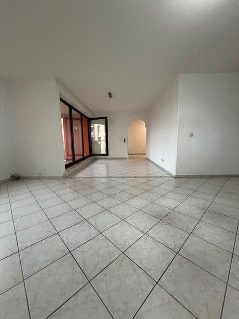 Prenájom bytu 4-izbový 110 m², Wiesbaden, Hesensko Prenájom bytu 4-izbový 110 m², Wiesbaden, Hesensko